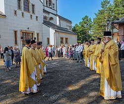 the ceremonial entry of the clergy into the temple for the Transfiguration